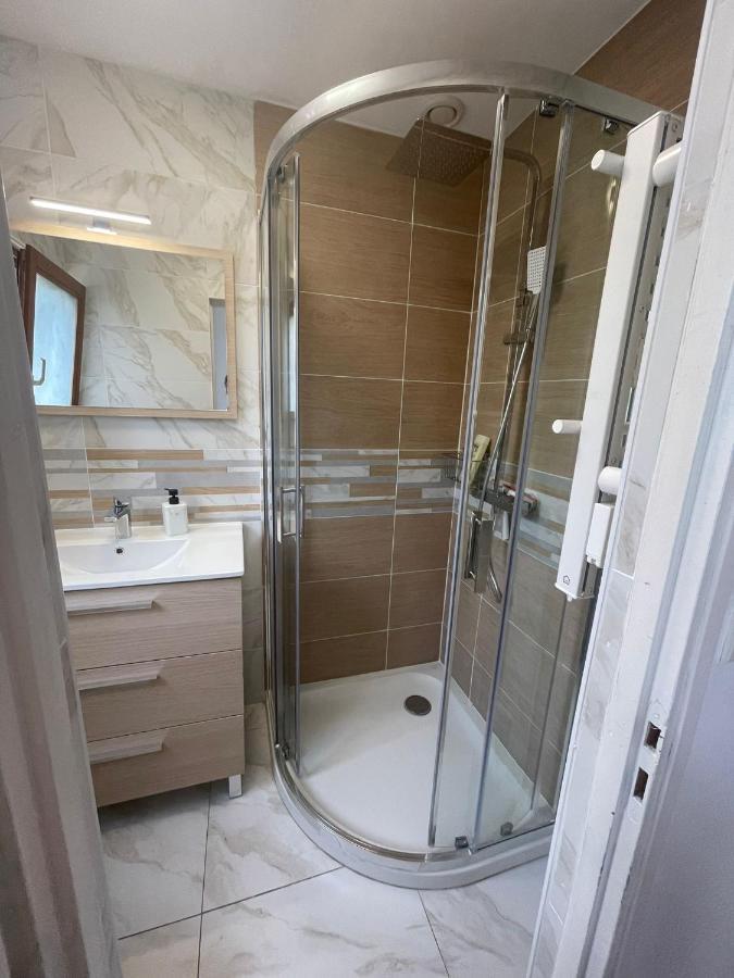 Appartement Cosy Entier, Parking Gratuit Dans La Rue Dijon Kültér fotó